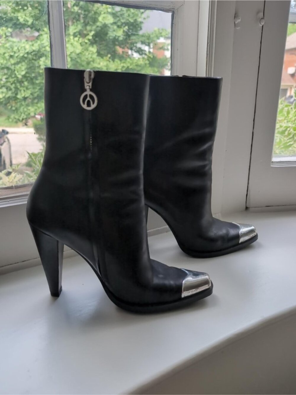 Black Leather Ankle Bootie Heel with Silver Toe Cap Western - Picture 4 of 10